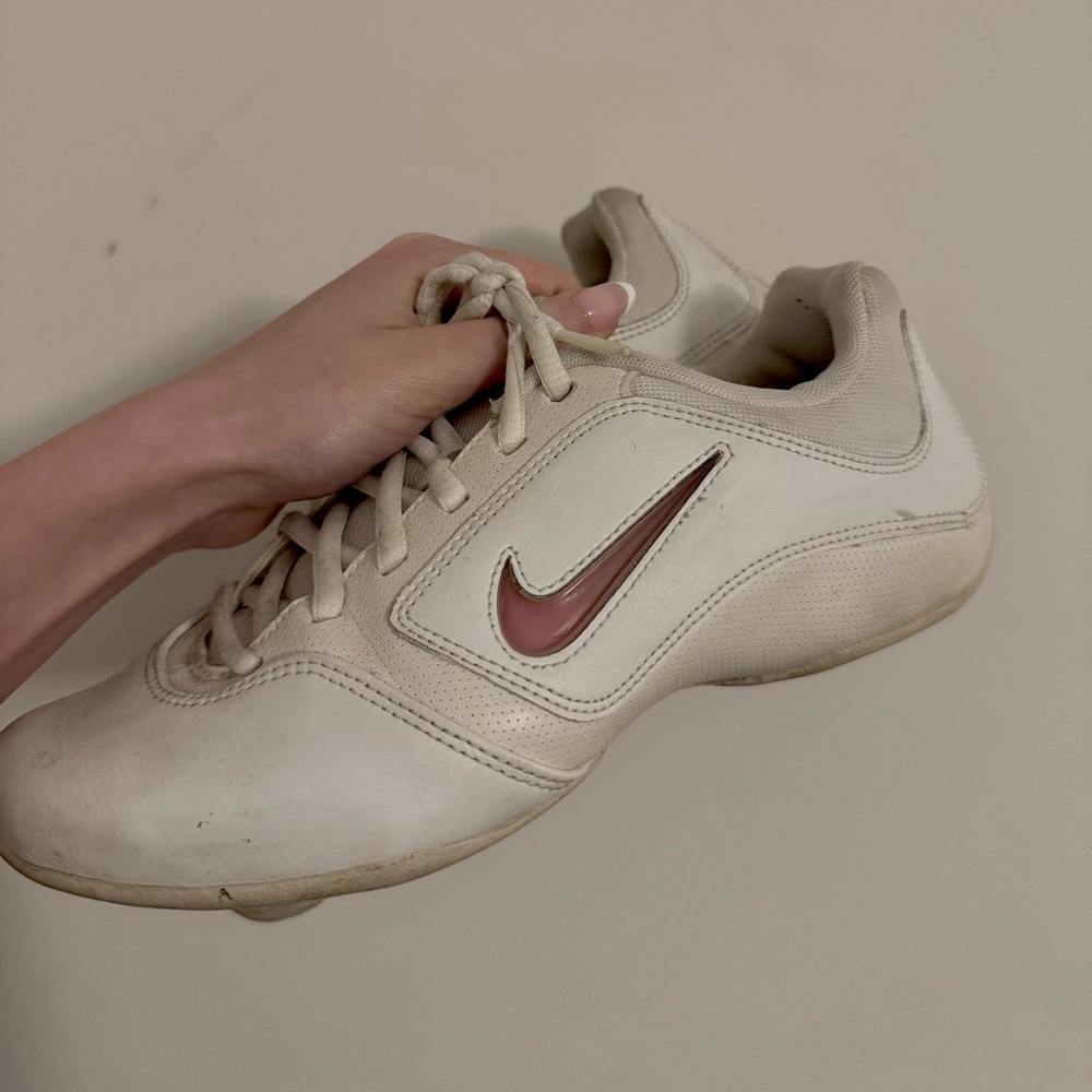nike cheer shoes